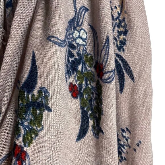 Women's Lavender Floral Print Fringed Scarf - Picture 4 of 4